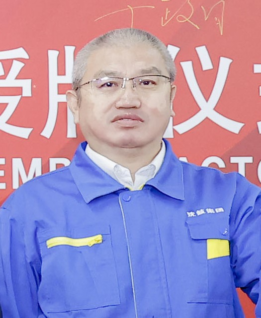 Digitale Exzellenz in China 2 „Die Lösungen von Rittal und Eplan ermöglichen uns einen gewaltigen Schritt auf dem Weg hin zur intelligenten Fertigung.“ Tian Sheng, stellv. Geschäftsführer, SGAC