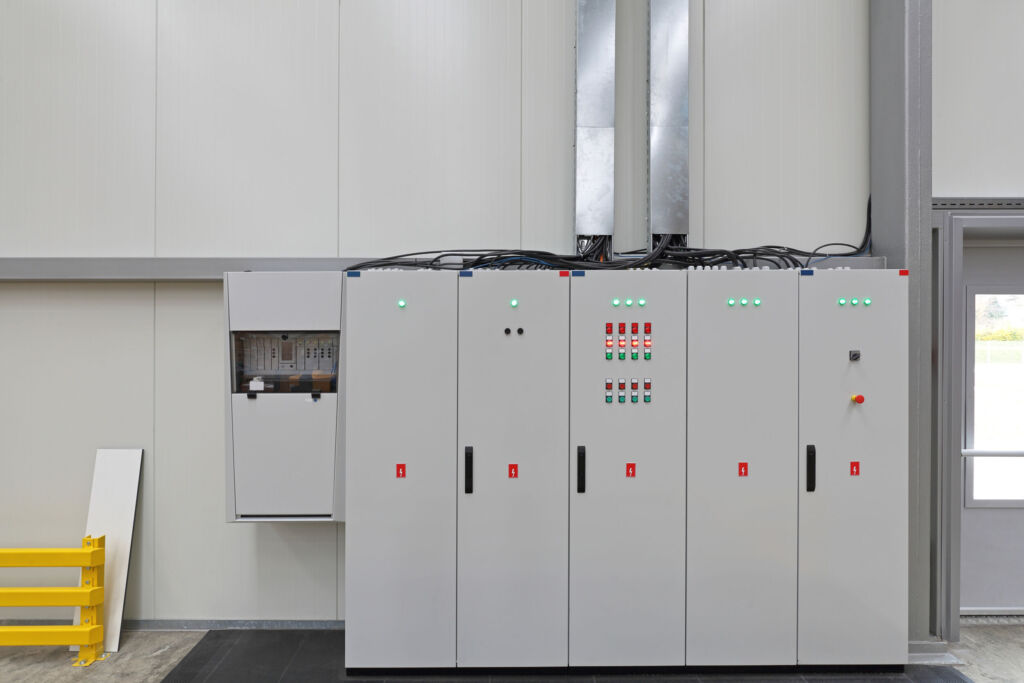 Das IT-Rückgrat der Fabrik 3 Hutschienen-PCs sind nicht in weitläufigen Serverräumen zu finden, sondern sitzen fest verbaut im Schaltschrank.