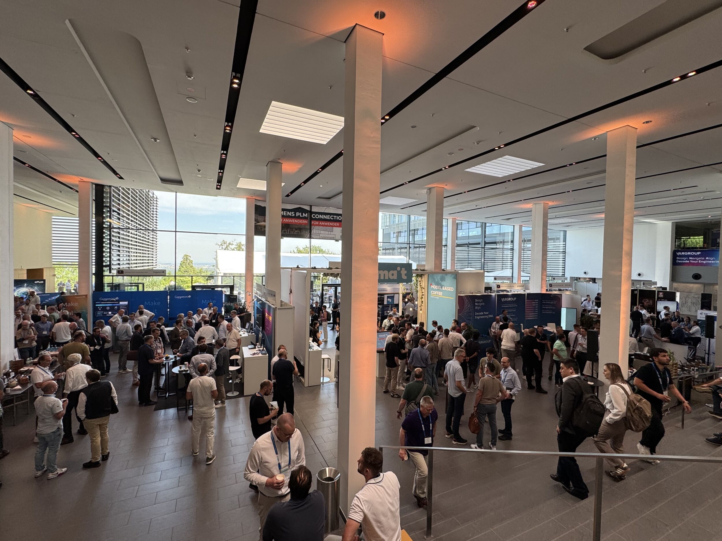 KI prägt die PLM-Community – Zahlen und Keynotes im Rückblick 3 KI prägt die PLM-Community – Zahlen und Keynotes im Rückblick