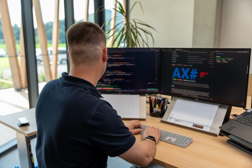 Automatisierung neu programmiert 5 Mit Simatic AX Logic Control Engineering konnte MTS ihre Engineering-Lösungen an ihre eigenen Anforderungen anpassen. Dank der offenen Struktur war es möglich darauf ein Framework aufzubauen, um die Softwareentwicklung für ihre Projekte zu automatisieren.