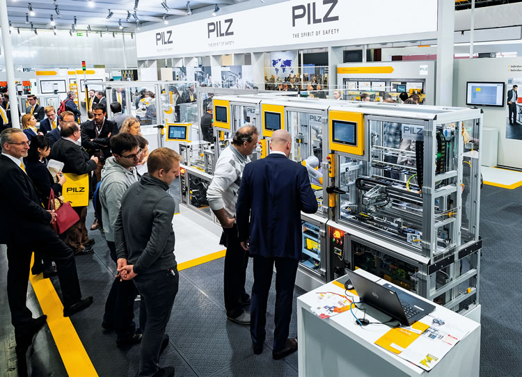 Smart Factory, Robotik und Dienstleistung im Fokus