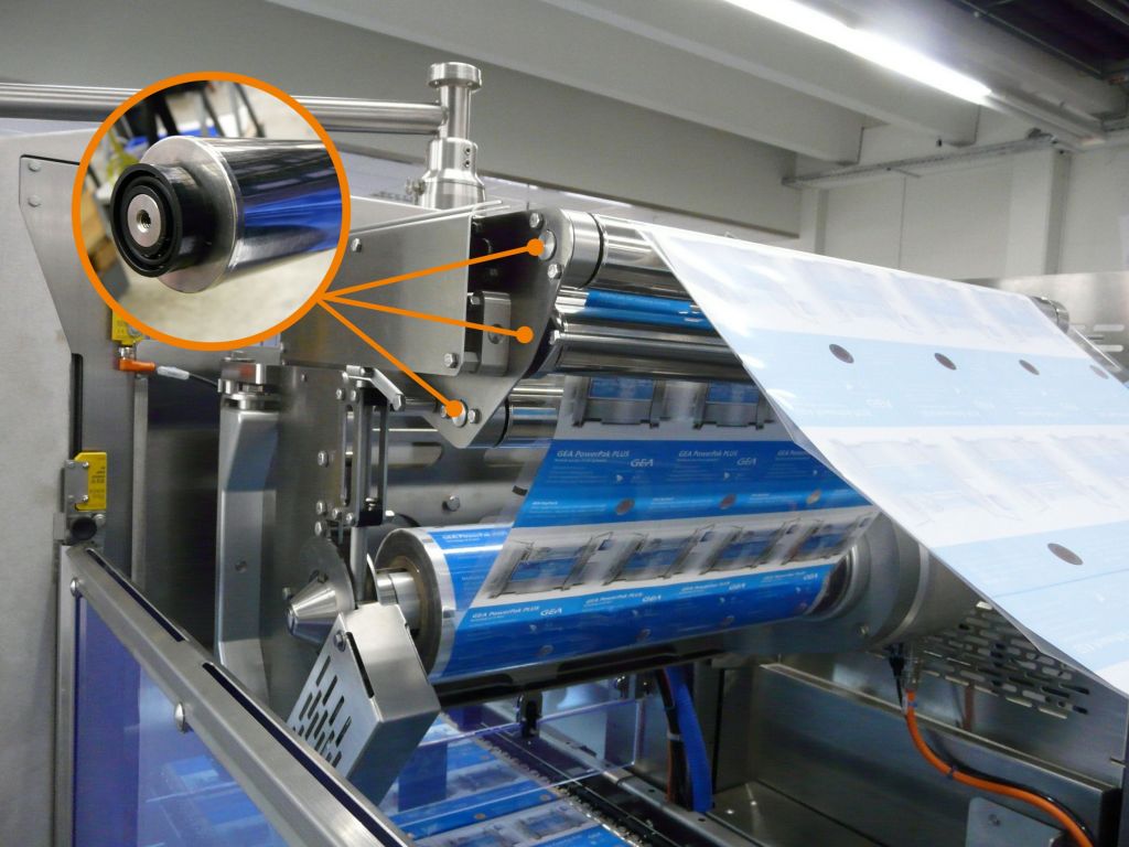In den hygienisch gestalteten Folienumlenkrollen kommen xiros F180-Kunststoffkugellager zum Einsatz.