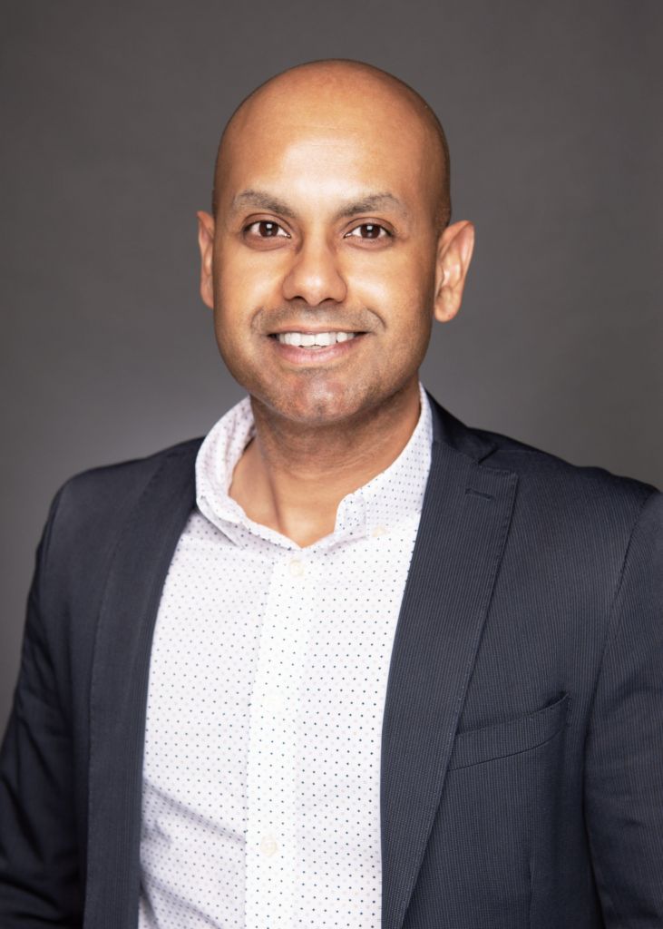 "Dynamische, physikbasierte digitale Zwillinge 
erm&ouml;glichen Maschinenbauern zu erkennen, 
wie Probleme bei ihren Designs entstehen und 
wie sie die Komplikationen - ohne zus&auml;tzliche 
Kosten f&uuml;r Hardware - l&ouml;sen k&ouml;nnen."
Chris Harduwar, VP of Business Development bei Maplesoft