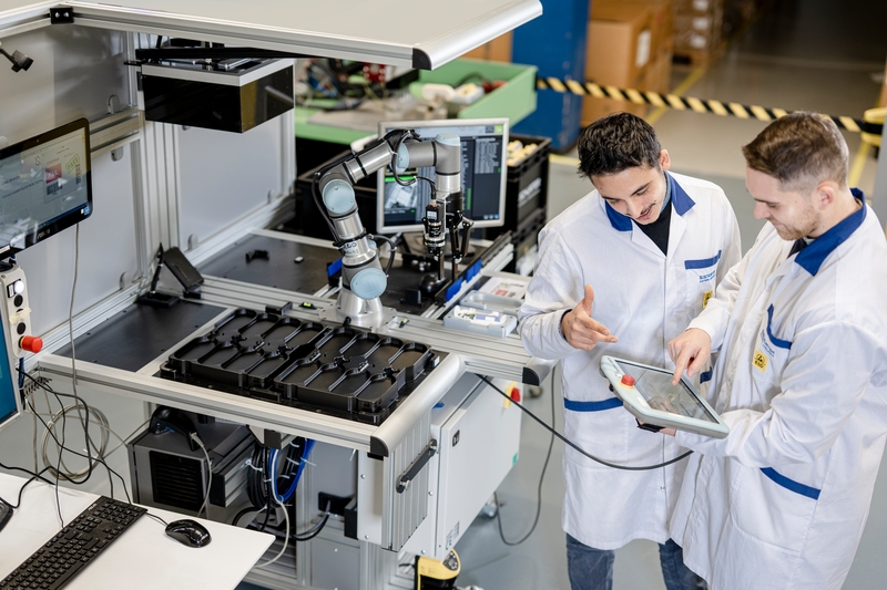 Mit dem neuen VARIOincubator Standort in Mendrisio beschleunigt der globale Elektronik-Servicepartner Variosystems die Markteinführung von innovativen Elektronikprodukten. // With the new VARIOincubator site in Mendrisio, the global electronics service partner Variosystems accelerates the market launch of innovative electronic products.