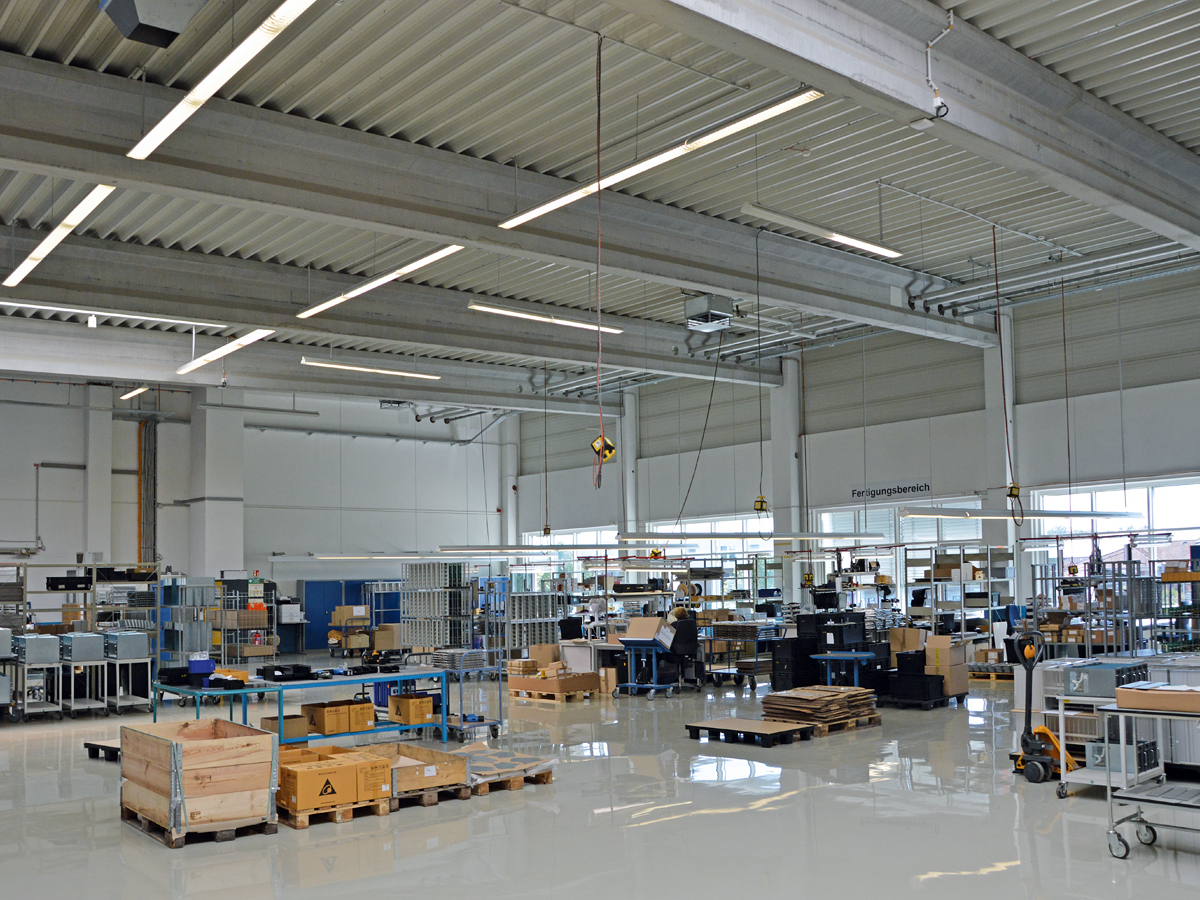 Neue Strukturen in Fertigung und Logistik bei Heitec