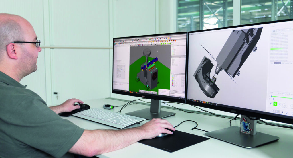 Carsten Walther, CAM-Programmierer, betont die Flexibilität beim 5-Achs-Simultanfräsen: "Hypermill berechnet alle Anstellungen automatisch und man kann sehr flexibel damit arbeiten. Unterm Strich bringt das mehr Genauigkeit, weniger Fehlerrisiko und spart enorm viel Zeit."