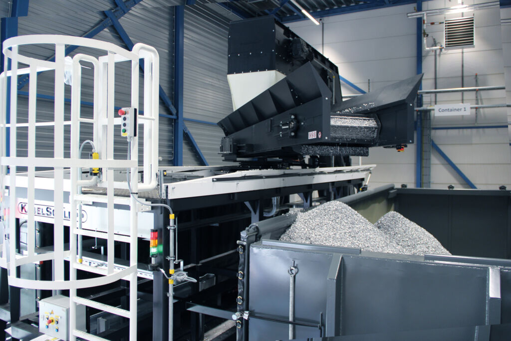 Die intelligente Reststoffabfuhr ermöglicht einen sortenreinen Wertstoffkreislauf – trotz einem extrem hohen Zerspanungsvolumen.