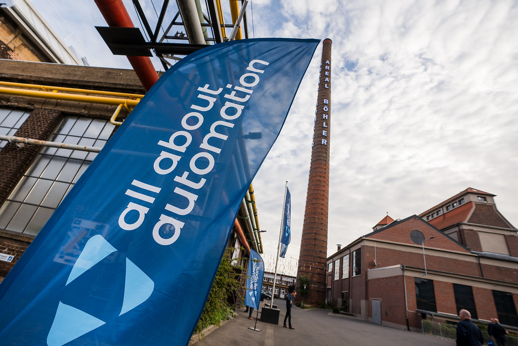 54797693574 1f722b9e3c b