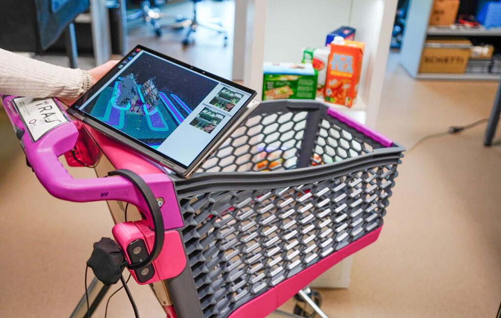 Der autonome Einkaufswagen Viras (Visually Impaired Robot-Assisted Shopping) unterstützt vor allem sehbehinderte Menschen beim Einkauf.