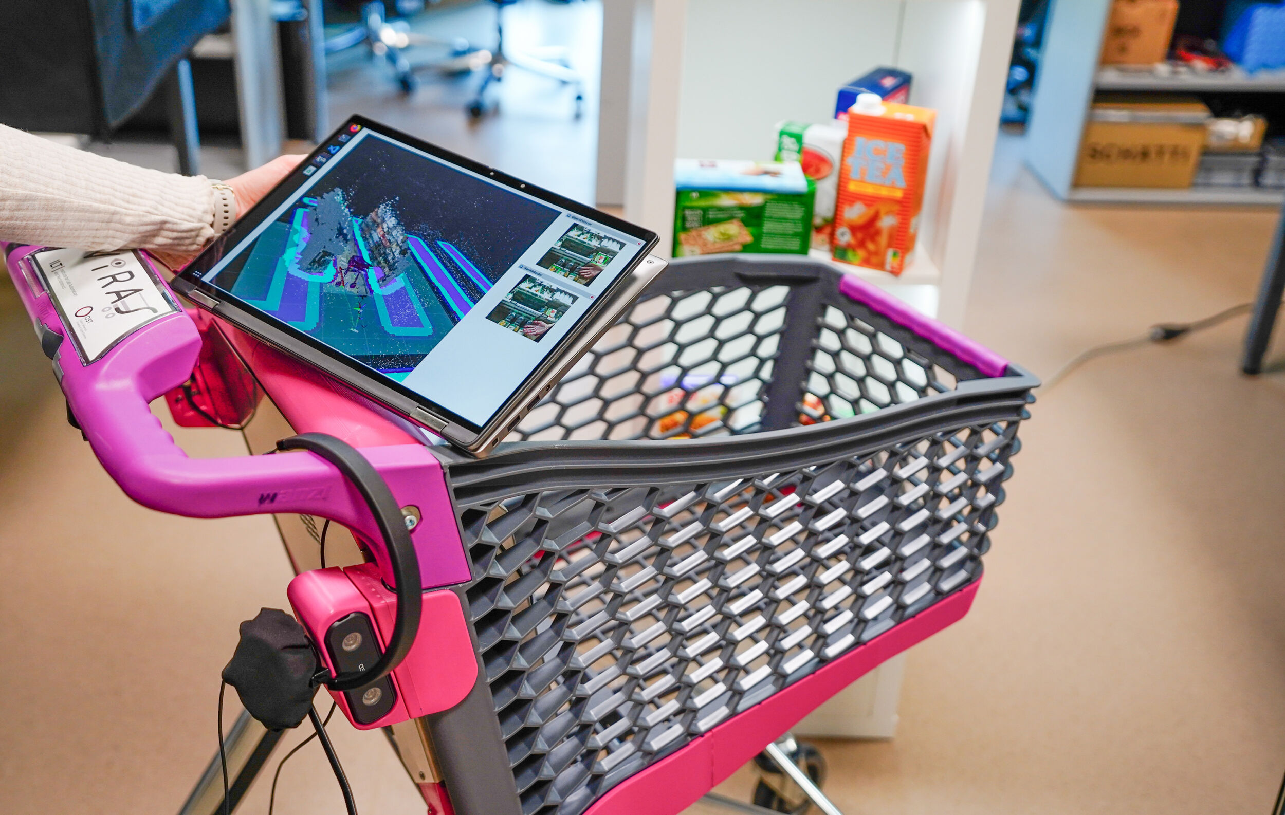 Der autonome Einkaufswagen Viras (Visually Impaired Robot-Assisted Shopping) unterstützt vor allem sehbehinderte Menschen beim Einkauf.