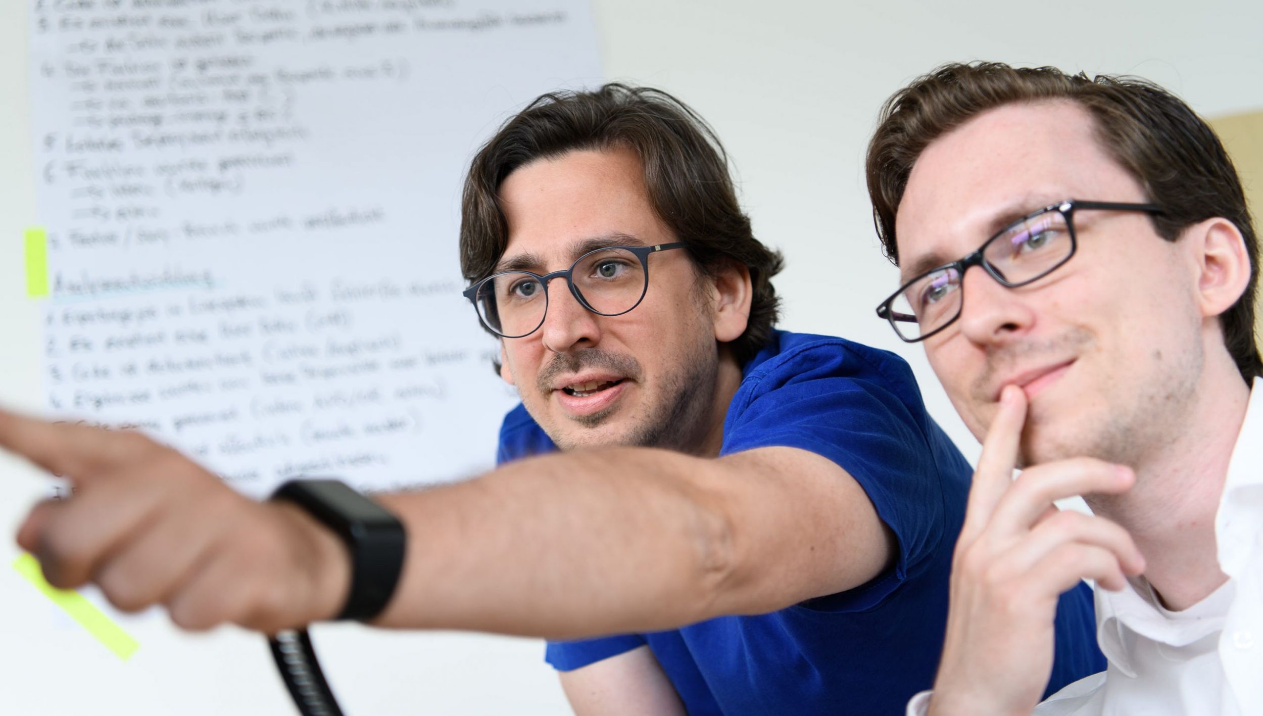 Die Industrie 4.0 braucht sie wie der Mensch die Luft zum Atmen: Daten. Doch im Unterschied zum Menschen und seiner Atemluft, produziert die Industrie 4.0 ihre Daten selbst. Doch nicht immer sind die richtigen leicht zu finden und zu erschließen.