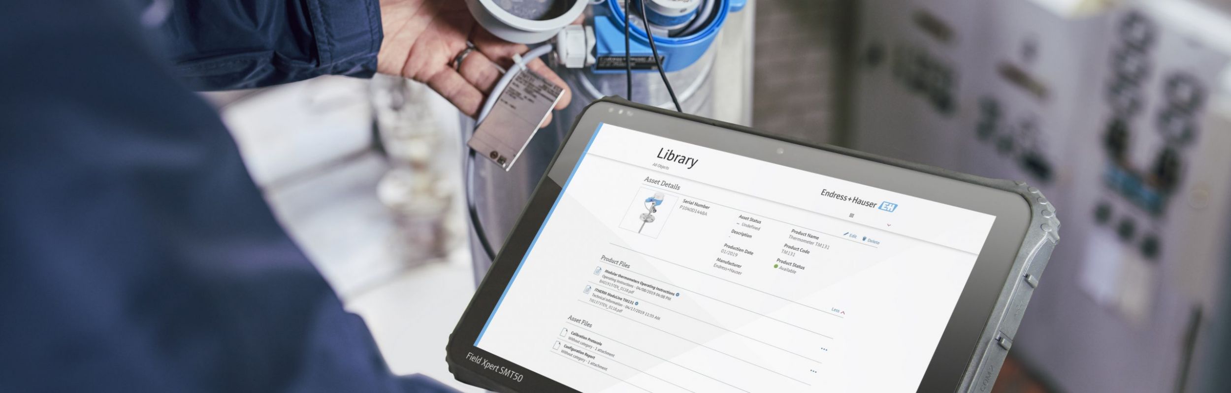 Das Industrietablet Field Xpert ist als Ex- und Nicht-Ex-Version verfügbar. Mit Bluetooth Technology kann es eine direkt Datenverbindung zu Messgeräten aufbauen und bietet so wertvolle Hilfe bei der Instandhaltung von Anlagen.