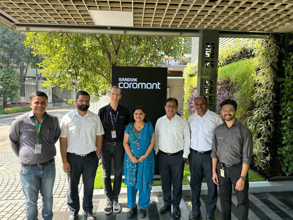Das Team von TDM Systems und Sandvik Coromant Pune (vlnr): Sumit Patil, Swapnil Jawalkar, Christian Kübel (TDM Systems), Sonali Mulay, Ganesh Chirme, Dhiraj Sarode und Ashutosh Deosthali (TDM Systems).