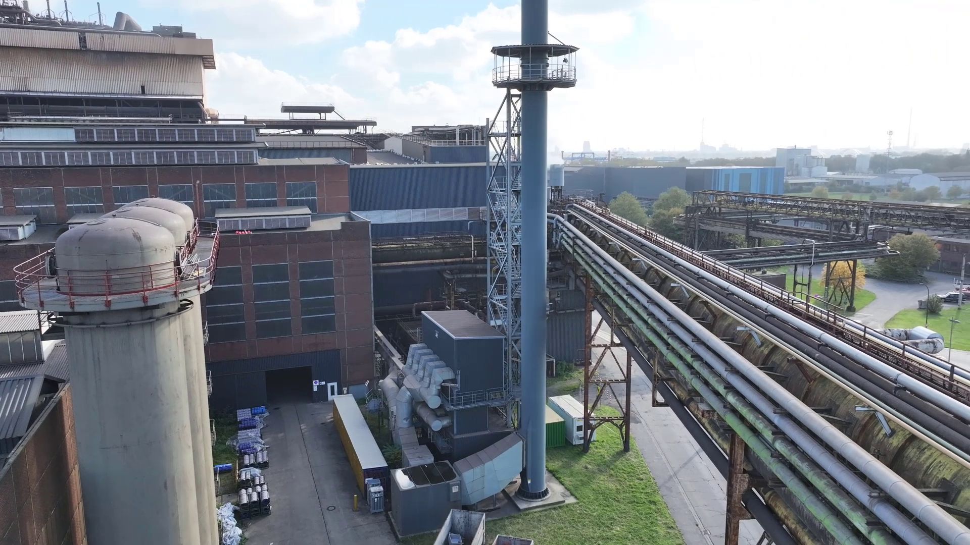 In dem Drahtwalzwerk von ArcelorMittal in Duisburg sorgen Condition Monitoring Systeme von SKF für hohe Produktivität.