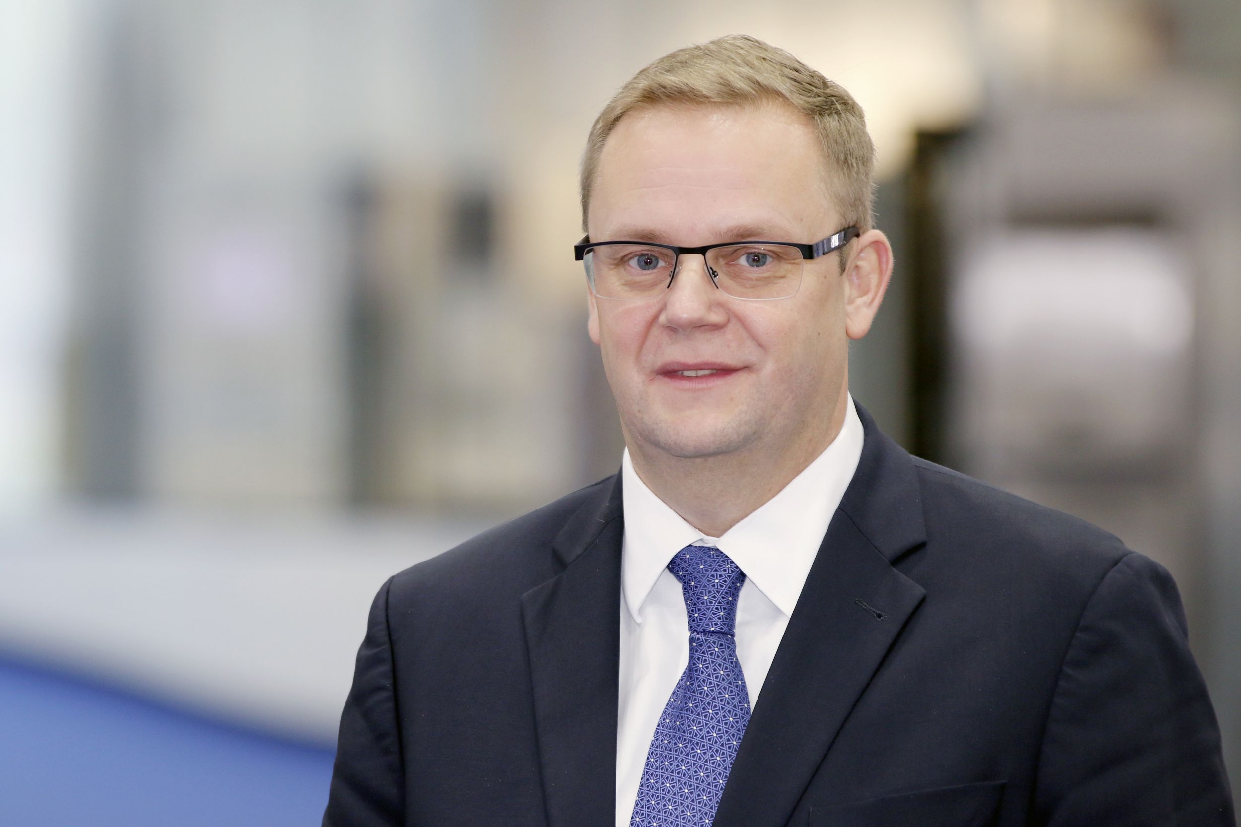 ABB und Rittal bauen globale Partnerschaft weiter aus