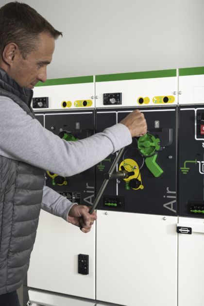 Die RM AirSeT ist f&uuml;r den Einsatz als Ringkabelschaltanlage (RMU) konzipiert. Ab Mitte 2022 wird sie auch in Europa verf&uuml;gbar sein. 