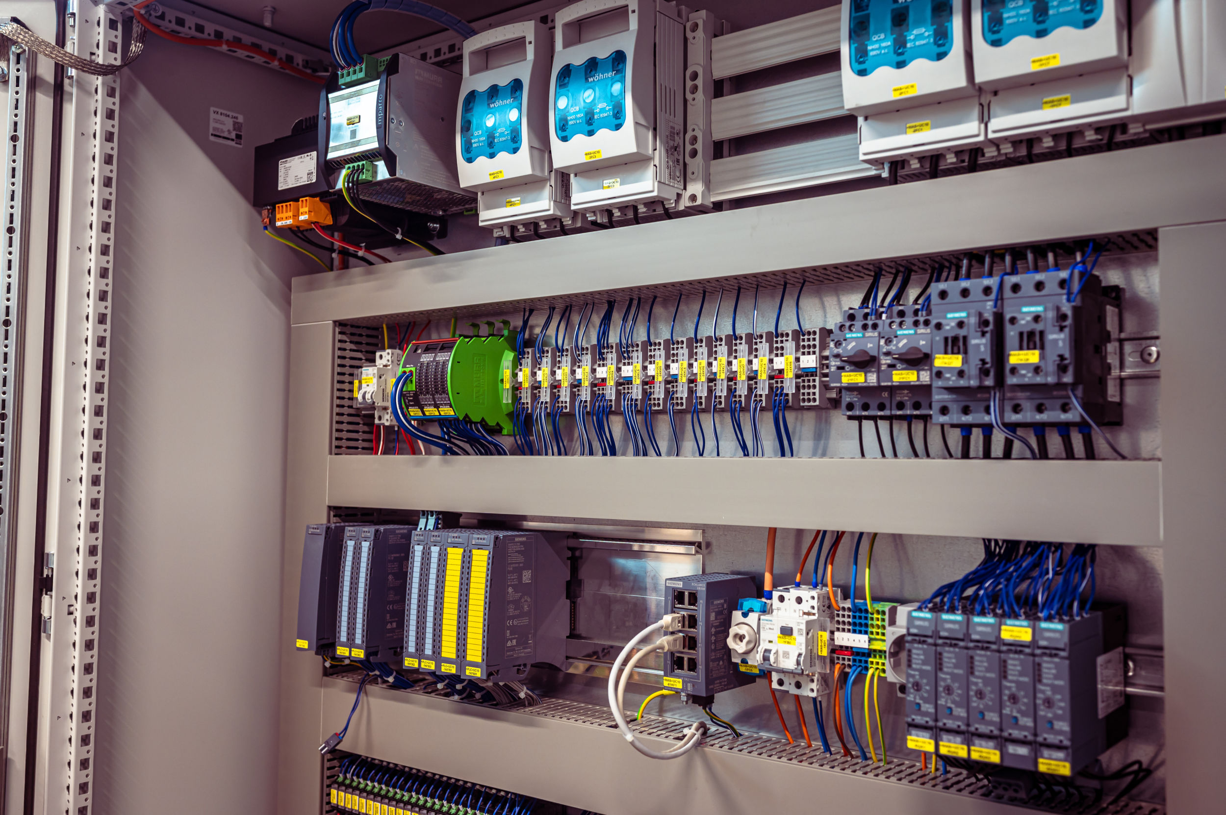 schaltschrank schuetze steuerung sps schutzschalter leitungsssch