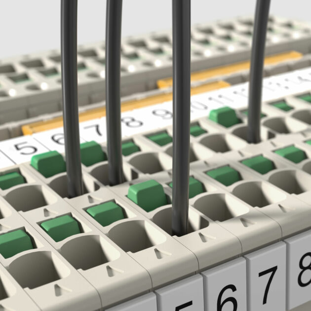 Bild 5 | Mit der Snap In-Technologie lassen sich Leiter ohne
Aderendhülse sicher und einfach in Reihenklemmen verarbeiten.