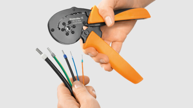 Bild 4 | ... aber auch Werkzeuge für die
manuelle Bearbeitung.