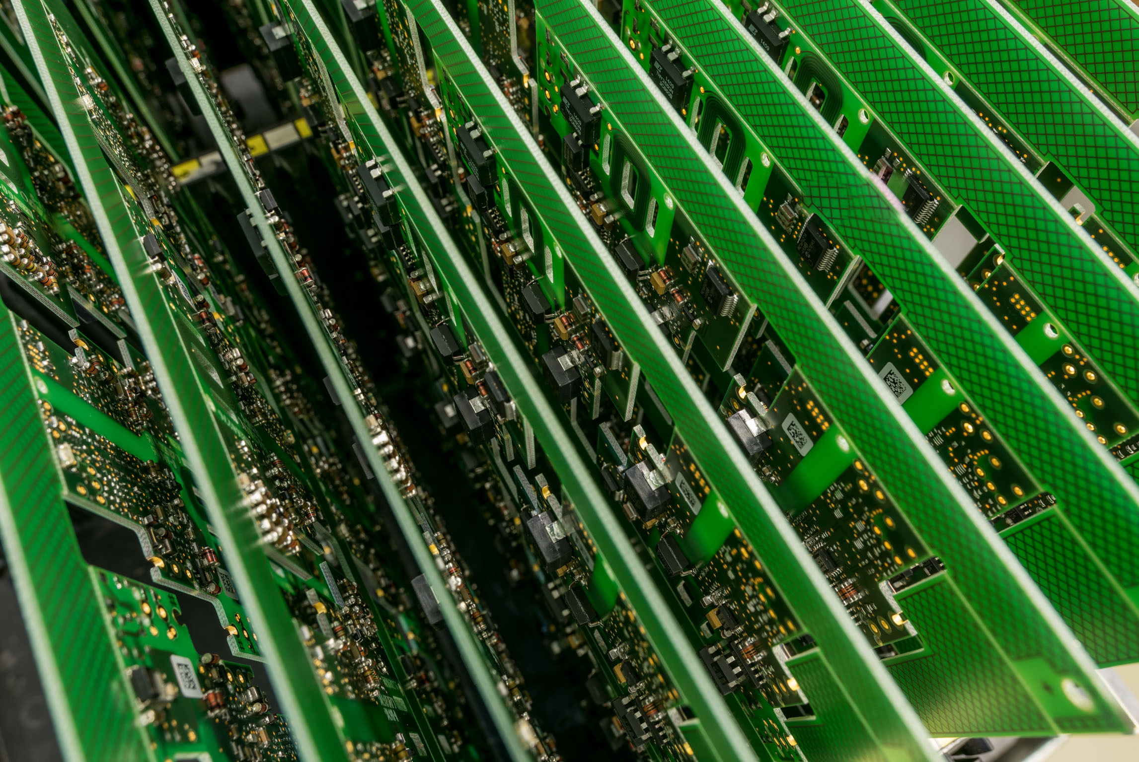 Lütze baut Elektronikfertigung aus