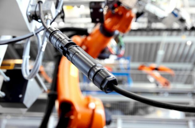 Bild 4 | Durch den besonderen technologischen Ansatz des Steckverbinders ArcZero, ist das häufige und sichere Stecken und Ziehen unter Last ohne Lichtbogen in Gleichstromnetzen möglich geworden.