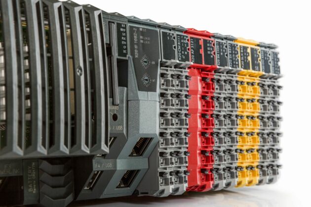 Bild 1 | Das X20-System deckt nahezu alle denkbaren Anforderungen an schaltschrankbasierter Steuerungstechnik ab.