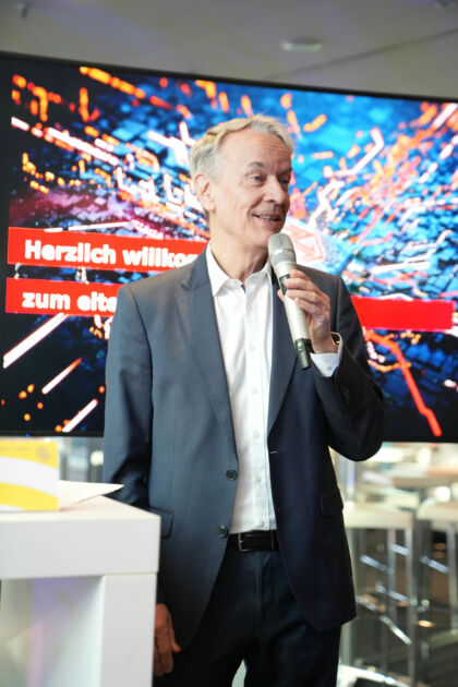 Roland Bleinroth, Gesch&auml;ftsf&uuml;hrer der Messe Stuttgart, betonte in seinem Gru&szlig;wort die Bedeutung innovativer L&ouml;sungen f&uuml;r die aktuellen Herausforderungen rund um die Energiewende.
