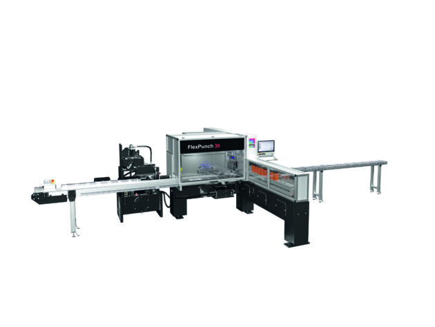 Bild 2 | FlexPunch: Die modulare Stanzmaschine ist mit drei CNC-gesteuerten Achsen ausgestattet - für hohe Präzision der Fertigungsteile.