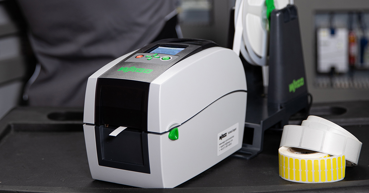 Bild 1 | Mit seinem leistungsstarken Linux-Motherboard und seinem großen Speicher meistert der Smart Printer auch komplexe Beschriftungsaufträge.