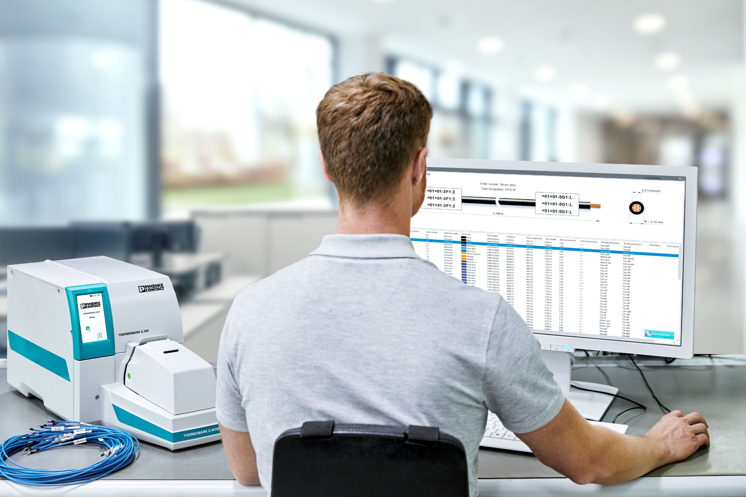 Bild 2 | Das Wire Marking Application Center unterstützt fehlerfreie und effiziente Arbeitsabläufe bis zum Applizieren der Marker auf Leitern und Kabeln.