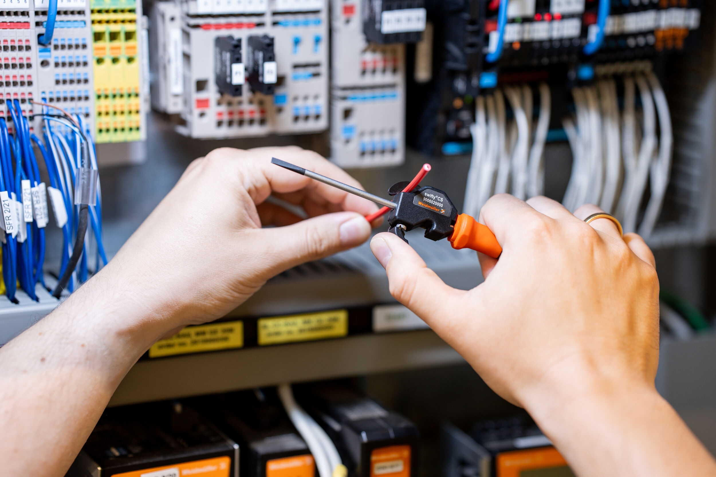 Weidmueller Bild Schneiden %E2%80%93 Cut it