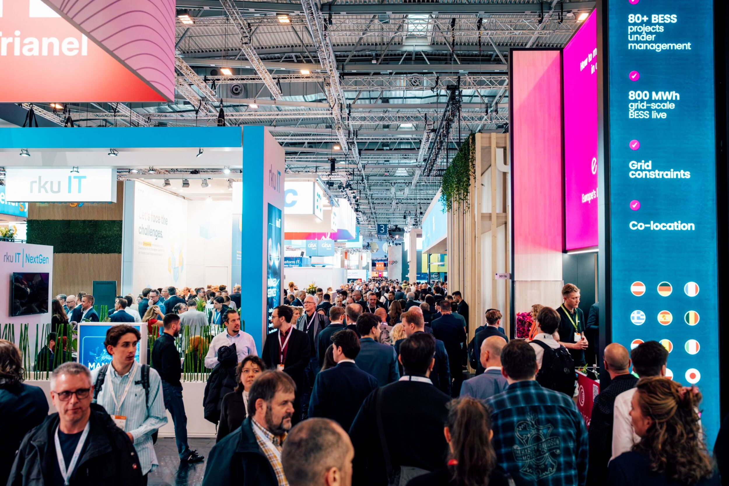 Plus bei Ausstellern, Besuchern und Internationalität