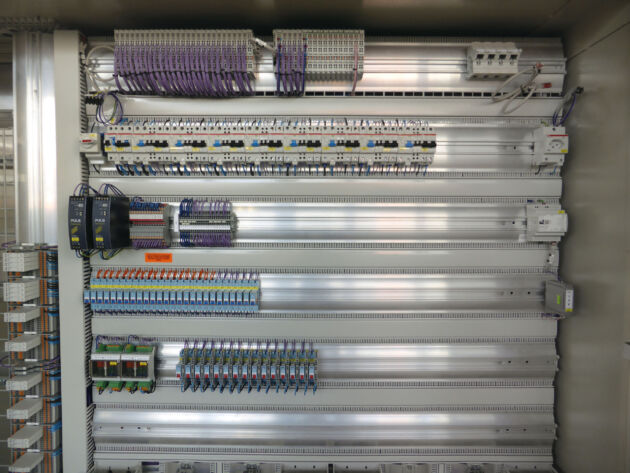 Bild 3 | Platzersparnis und Platzreserven für die Zukunft dank Airstream Schaltschrankverdrahtung.