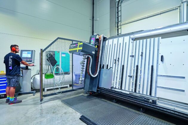 Bild 3 | Mit dem Bearbeitungszentrum Perforex von Rittal lassen sich im neuen Werk von Trips
Automatyka Polska Schaltschränke und Flachteile auf Knopfdruck automatisiert bearbeiten.