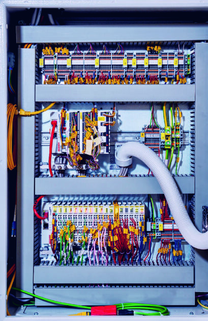Viele Messdaten und I/O-Signale werden direkt an den Prüfkammern erfasst und über Ethercat zu den Steuerungen übertragen.
