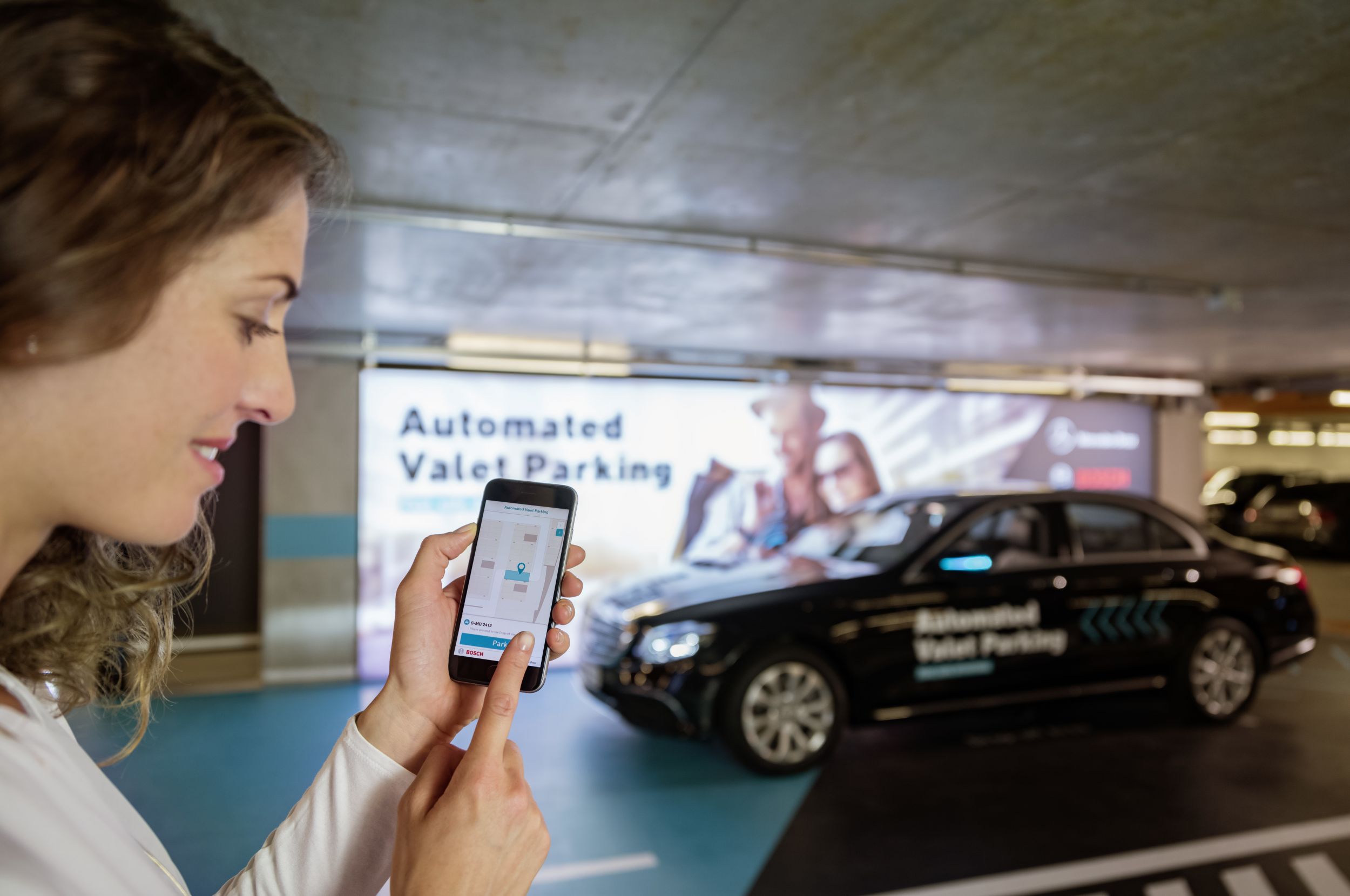 Weltpremiere: Fahrerloses Parken wird Realität