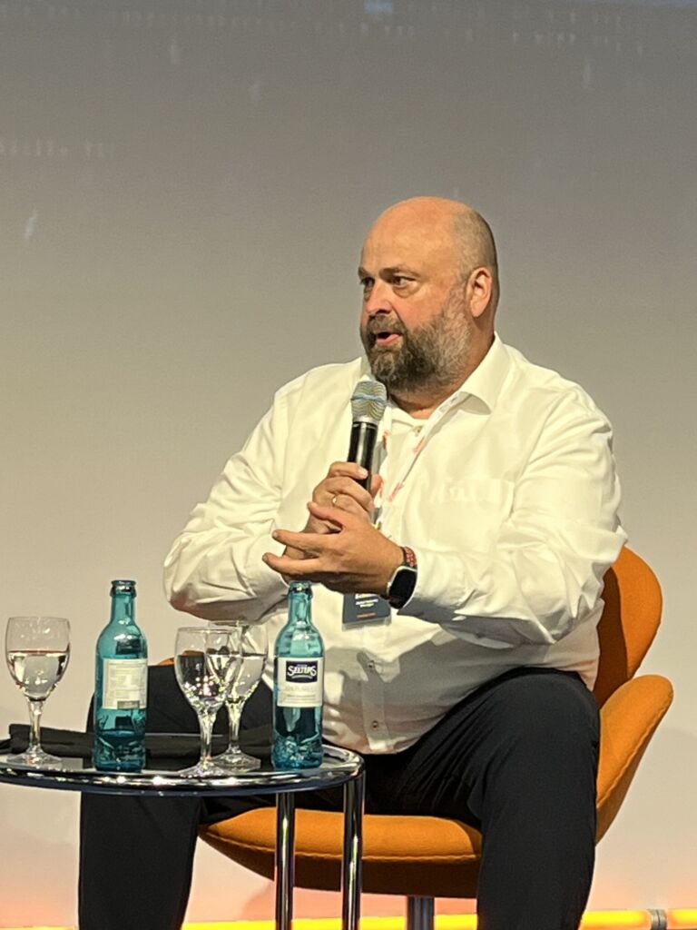 "Um das Low-Level-Geschäft brauchen wir uns nicht kümmern. Da werden wir wahrscheinlich nicht mal mit unseren Materialkosten hinkommen, was in China als Verkaufspreis auf den Markt kommt", Stefan Schubert, Kübler