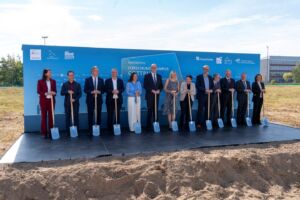 Der Spatenstich zum ersten Bauabschnitt des Lausitz Science Park in Cottbus.