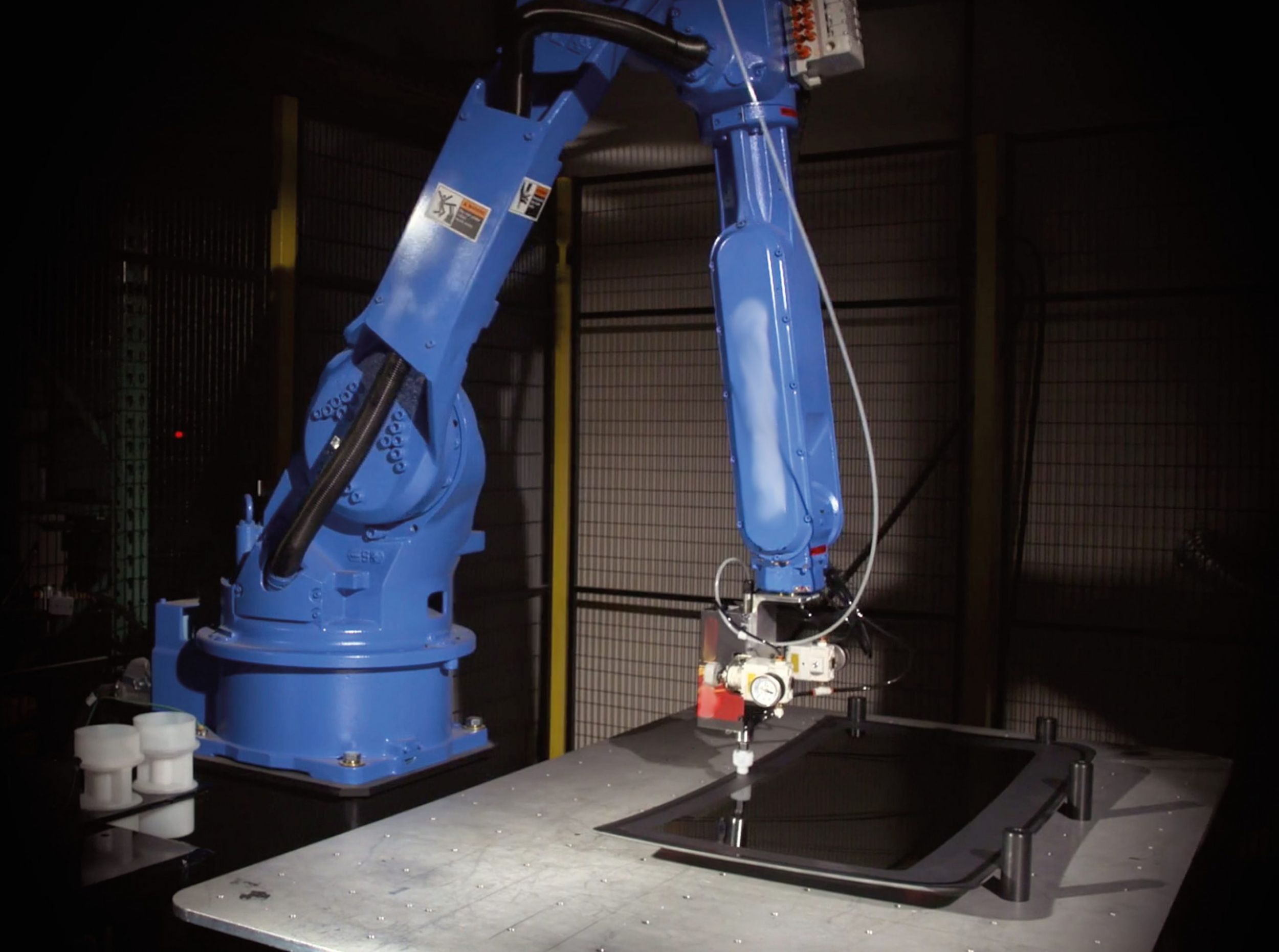 Robotikanlage für die industrielle Applikation von Flüssigkeiten
