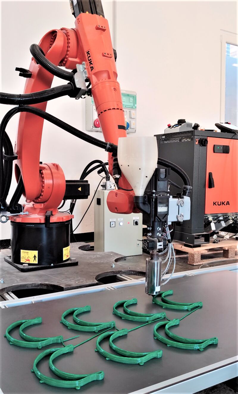 Kuka-Roboter drucken Schutz-Ausrüstung in Norditalien
