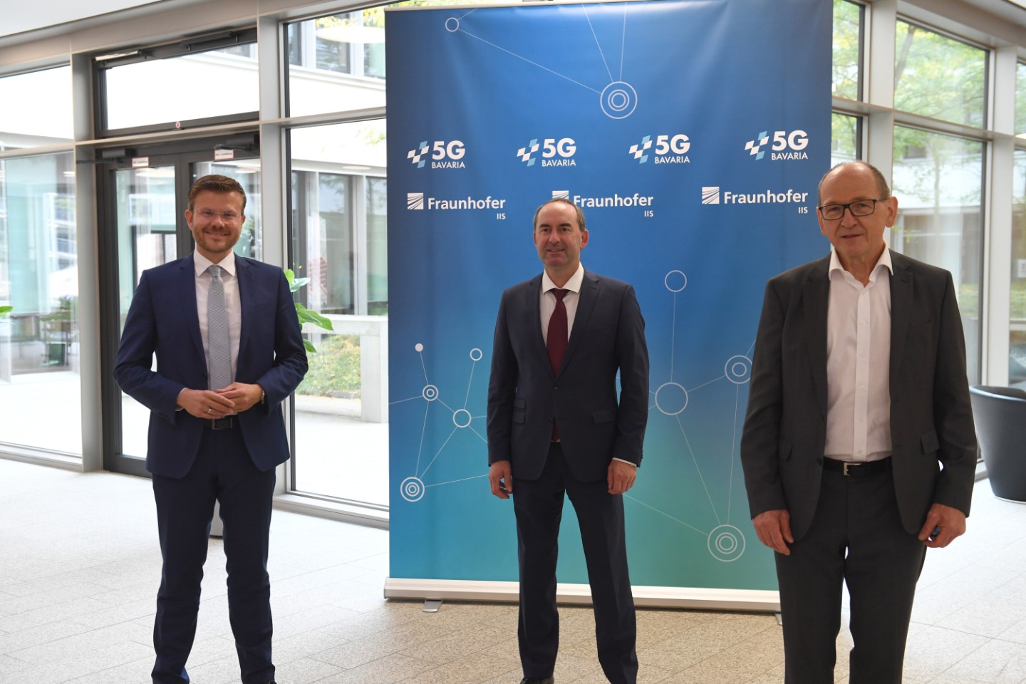 5G-Testzentrum und Testbeds am Fraunhofer IIS eröffnet