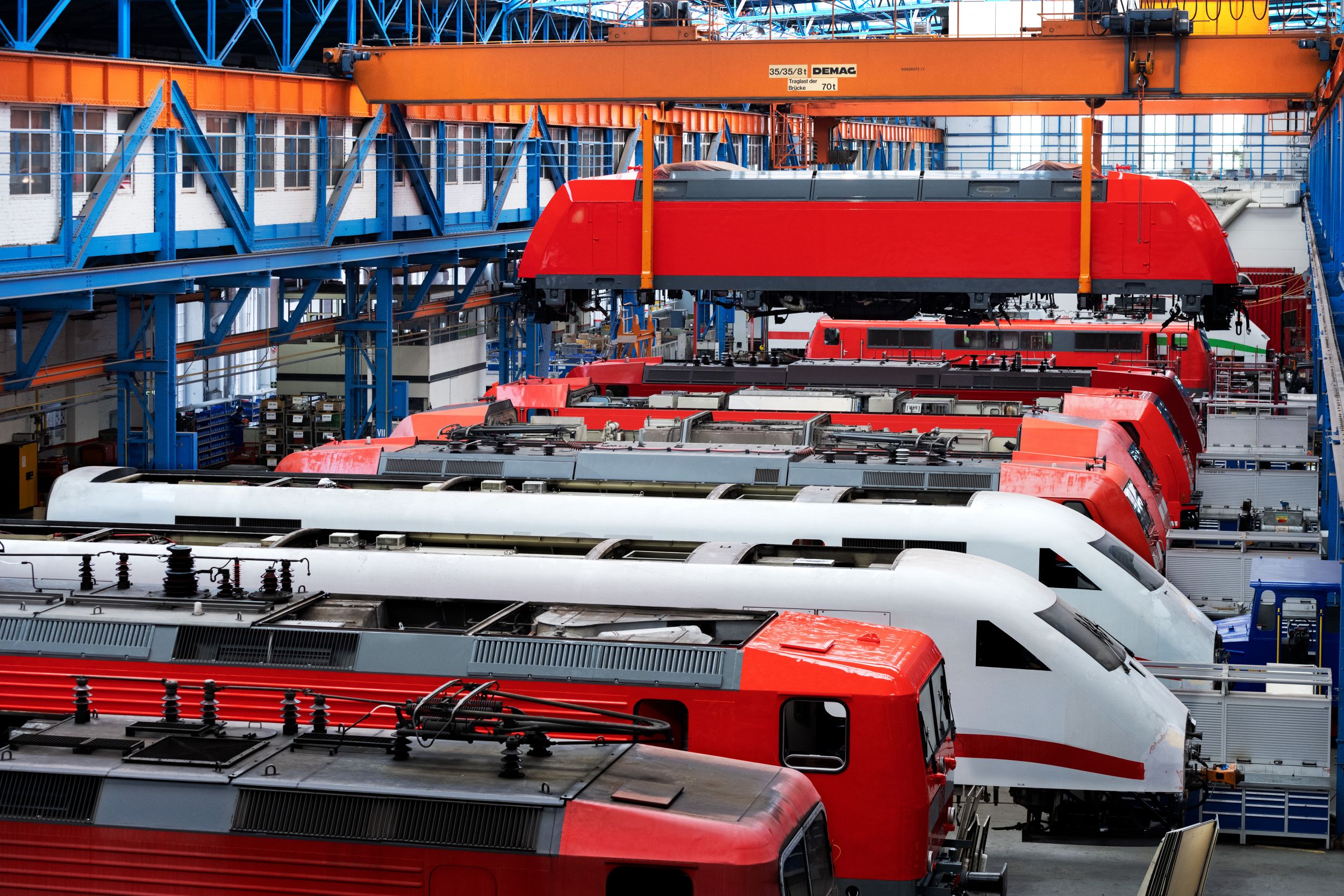 Cloudbasiertes Transportleitsystem für verbesserte Werkslogistik
