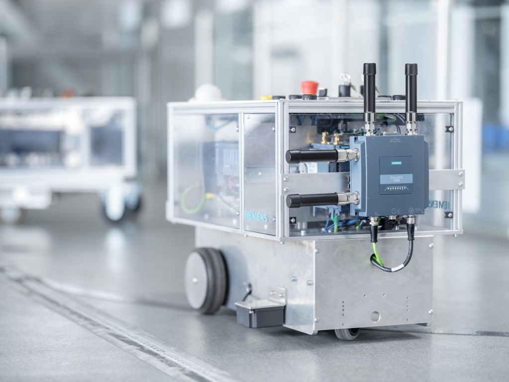 Der Scalance MUM856-1 verbindet Industrieanwendungen mit Mobilfunknetzen.