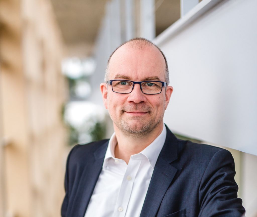 Dr.-Ing. Oliver Riedel, Professor für Produktionstechnische Informationstechnologien