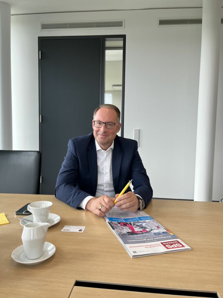 "Wir sehen uns klar
positioniert als
Lösungsanbieter für die dezentrale Automation, vom Sensor bis zur Cloud."
Christian Wolf, Turck