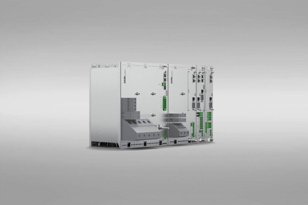  Die Servo-Umrichter KE/KW zeichnen sich durch die ausgekl&uuml;gelte K&uuml;hltechnik aus, die f&uuml;r gute W&auml;rmeabfuhr und lange Lebensdauer der Elektronik sorgt.