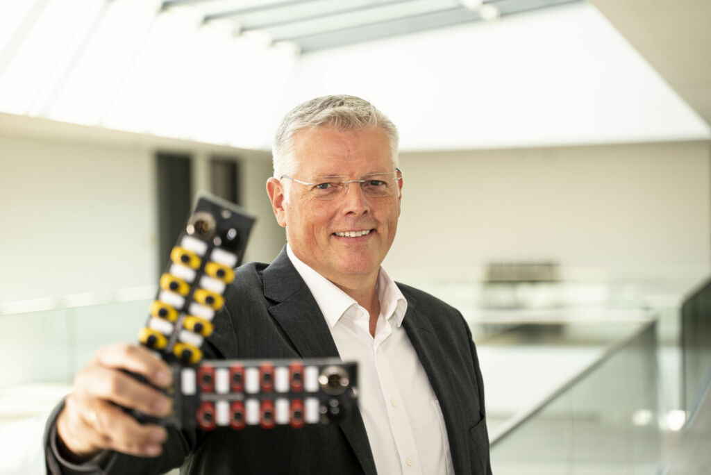 "Alle sind jetzt gefordert, sich rechtzeitig Gedanken zu machen, vom Hersteller &uuml;ber die OEMs bis zu den Endkunden."
Michael Flesch
 Turck