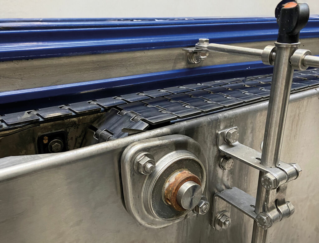 Mit schmierfreien igubal H3-Lagereinsätzen von igus konnte die Brauerei Chimay ihre Effizienz deutlich steigern und den Wartungsaufwand reduzieren.