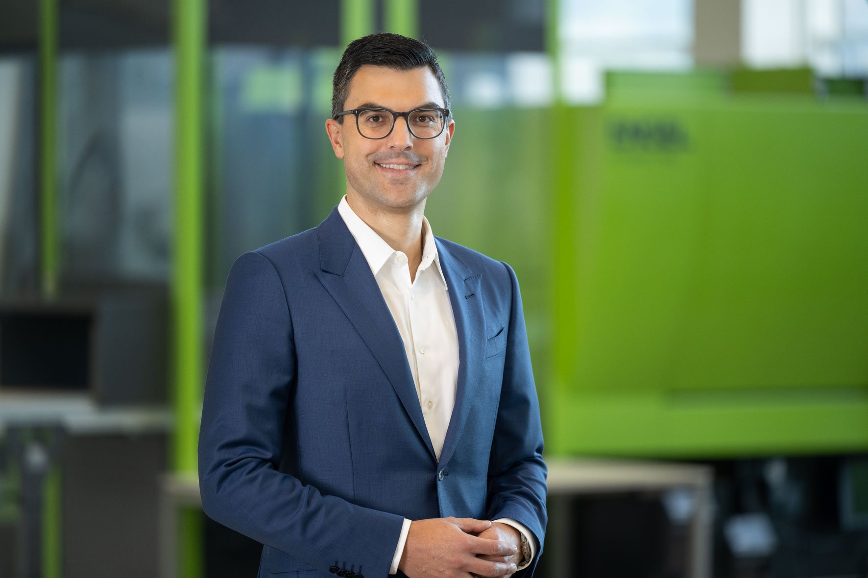 Engel übernimmt Roegele