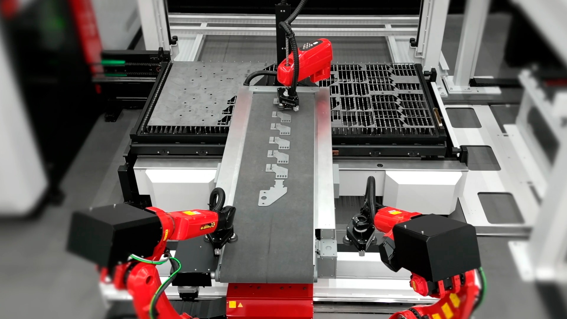 Lantek und TCI Cutting entwickeln automatisiertes Blech-Entladesystem